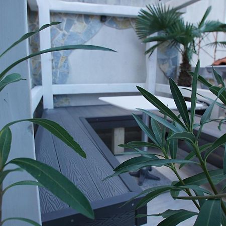 Penthouse Stoliv New Spa-Pool Villa Is Located 5M From The Sea, Exclusive Terrace,Private Jetty Wih Sunbeds, Pebble Beach, Secluded Location Total Area 375M2 At Your Disposal 科托尔 外观 照片