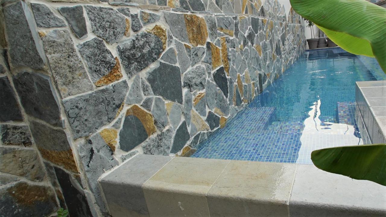 Penthouse Stoliv New Spa-Pool Villa Is Located 5M From The Sea, Exclusive Terrace,Private Jetty Wih Sunbeds, Pebble Beach, Secluded Location Total Area 375M2 At Your Disposal 科托尔 外观 照片