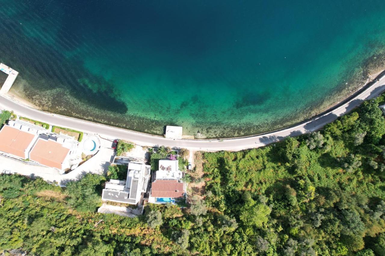 Penthouse Stoliv New Spa-Pool Villa Is Located 5M From The Sea, Exclusive Terrace,Private Jetty Wih Sunbeds, Pebble Beach, Secluded Location Total Area 375M2 At Your Disposal 科托尔 外观 照片