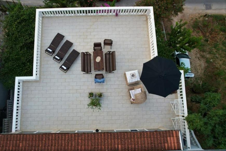 Penthouse Stoliv New Spa-Pool Villa Is Located 5M From The Sea, Exclusive Terrace,Private Jetty Wih Sunbeds, Pebble Beach, Secluded Location Total Area 375M2 At Your Disposal 科托尔 外观 照片