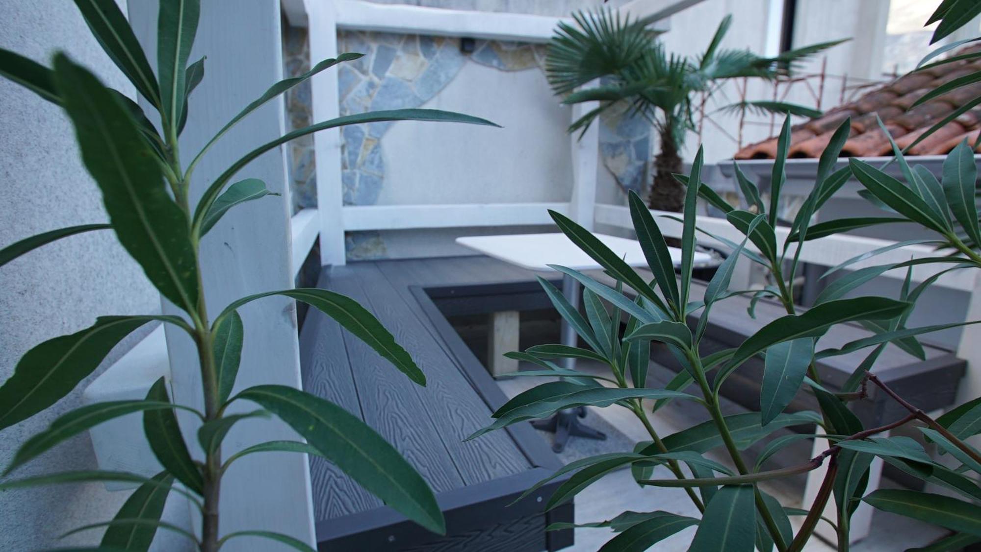 Penthouse Stoliv New Spa-Pool Villa Is Located 5M From The Sea, Exclusive Terrace,Private Jetty Wih Sunbeds, Pebble Beach, Secluded Location Total Area 375M2 At Your Disposal 科托尔 外观 照片
