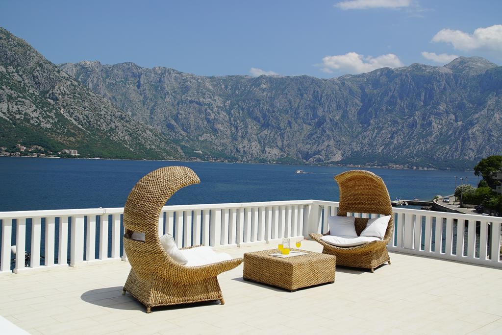 Penthouse Stoliv New Spa-Pool Villa Is Located 5M From The Sea, Exclusive Terrace,Private Jetty Wih Sunbeds, Pebble Beach, Secluded Location Total Area 375M2 At Your Disposal 科托尔 外观 照片