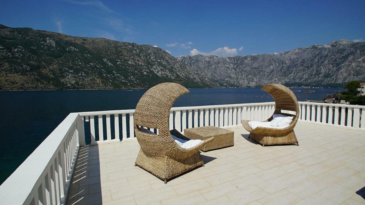 Penthouse Stoliv New Spa-Pool Villa Is Located 5M From The Sea, Exclusive Terrace,Private Jetty Wih Sunbeds, Pebble Beach, Secluded Location Total Area 375M2 At Your Disposal 科托尔 外观 照片